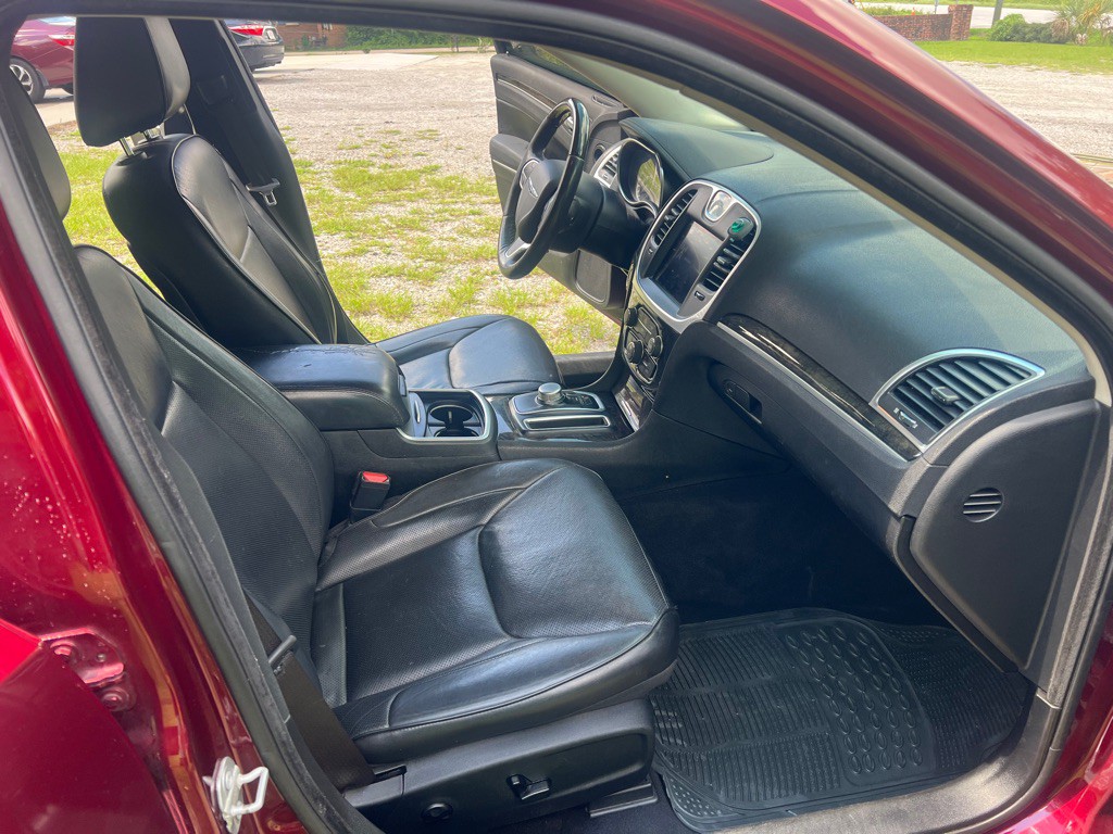 2019 Chrysler 300 Image 12