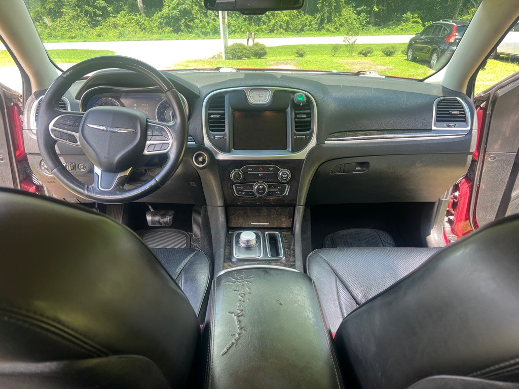 2019 Chrysler 300 Image 14