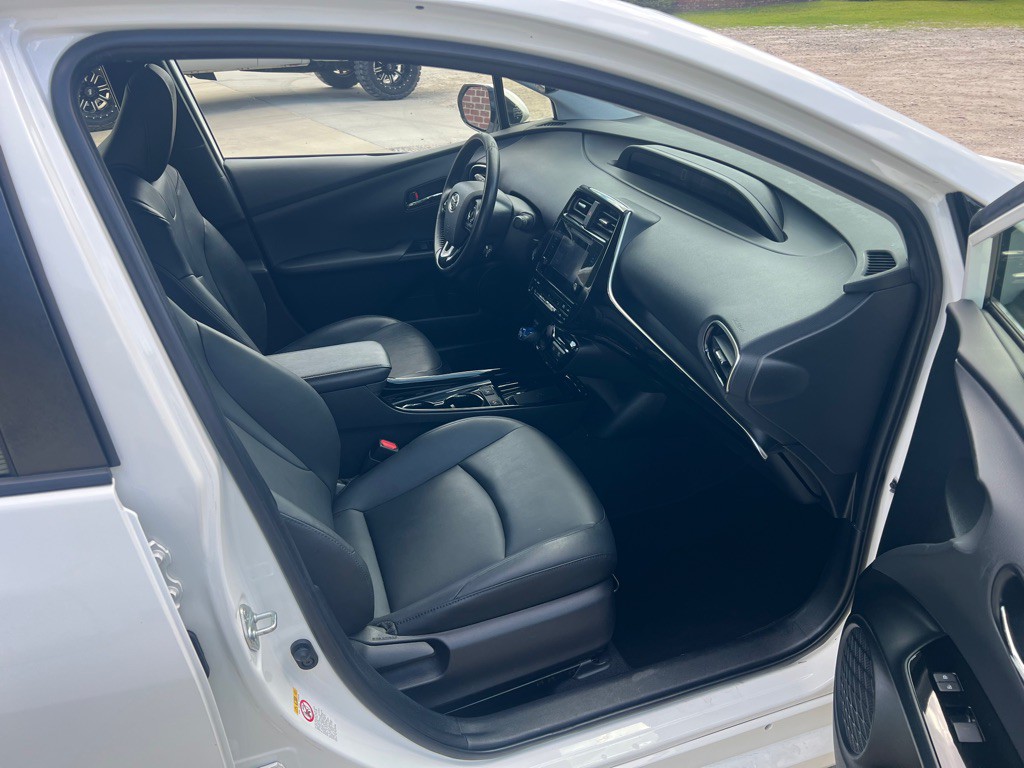 2019 Toyota Prius Image 15