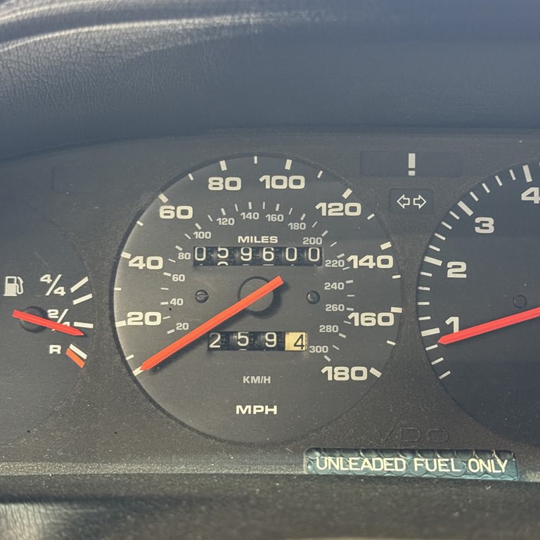 1987 Porsche 928 Image 5