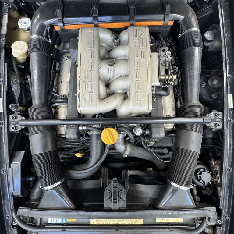 1987 Porsche 928 Image 16
