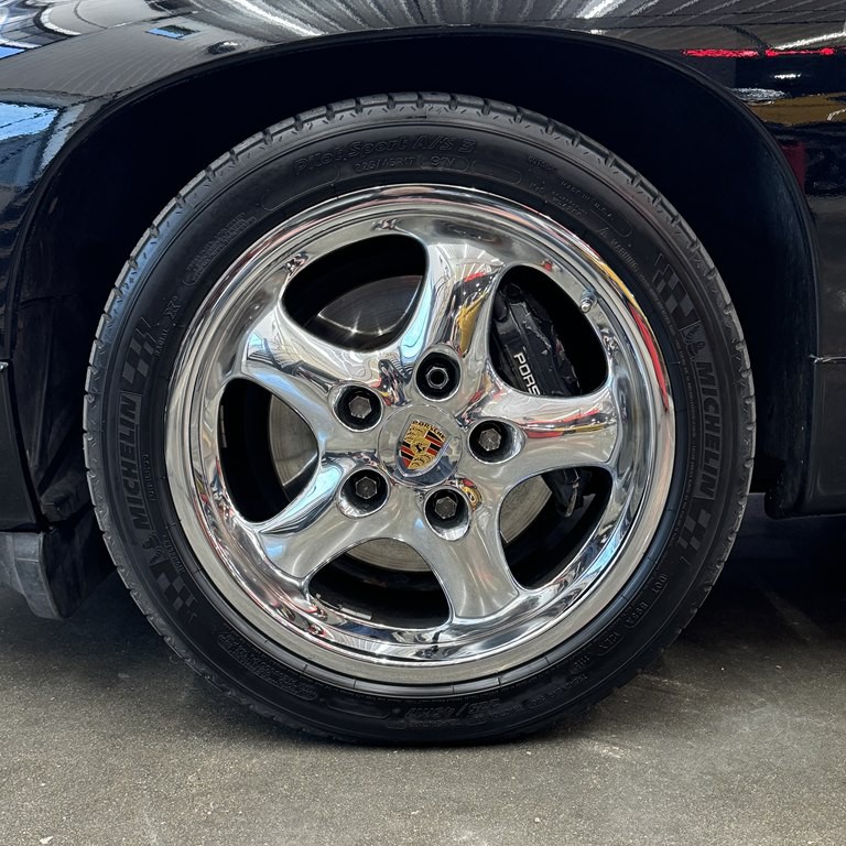 1987 Porsche 928 Image 19