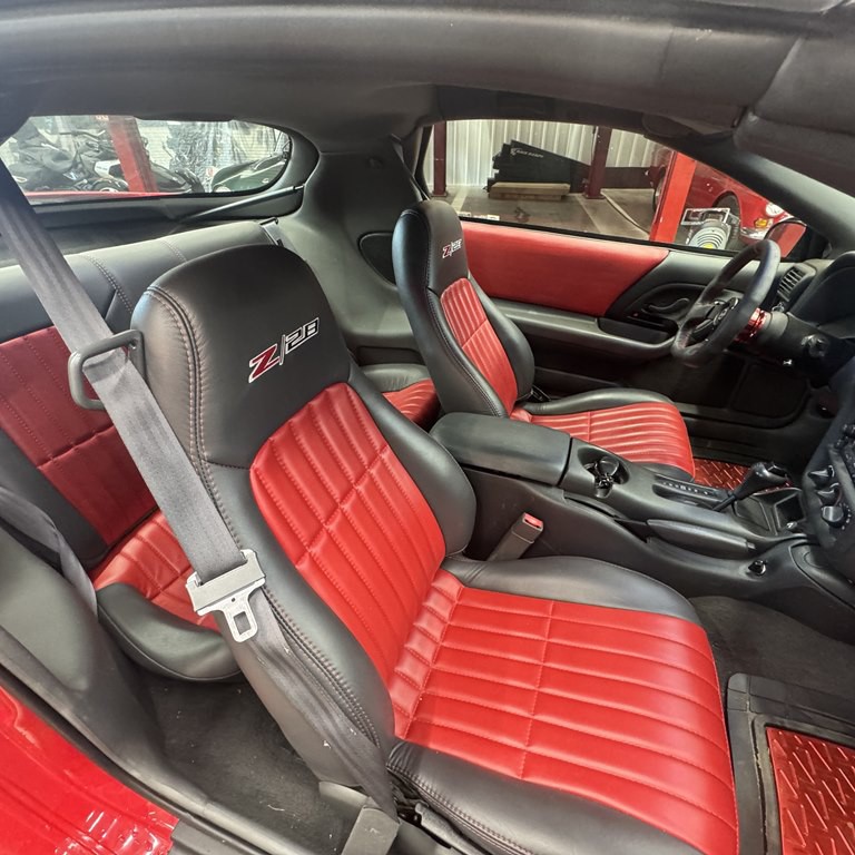 1998 Chevrolet Camaro Image 6