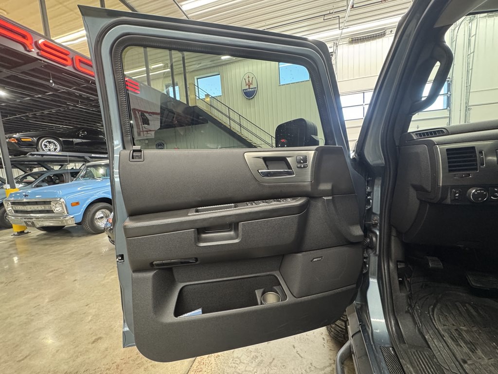 2008 HUMMER H2 Image 12
