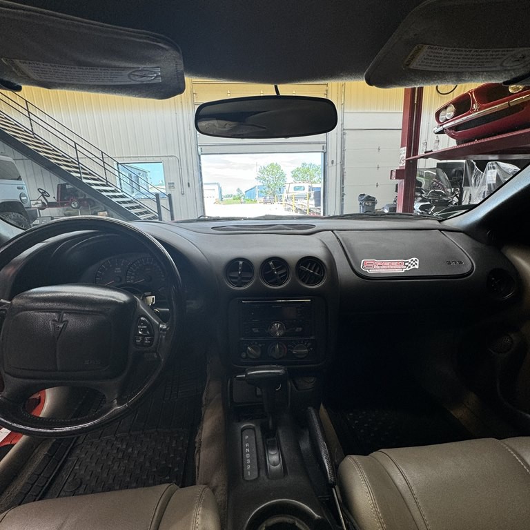 2001 Pontiac Firebird Image 10