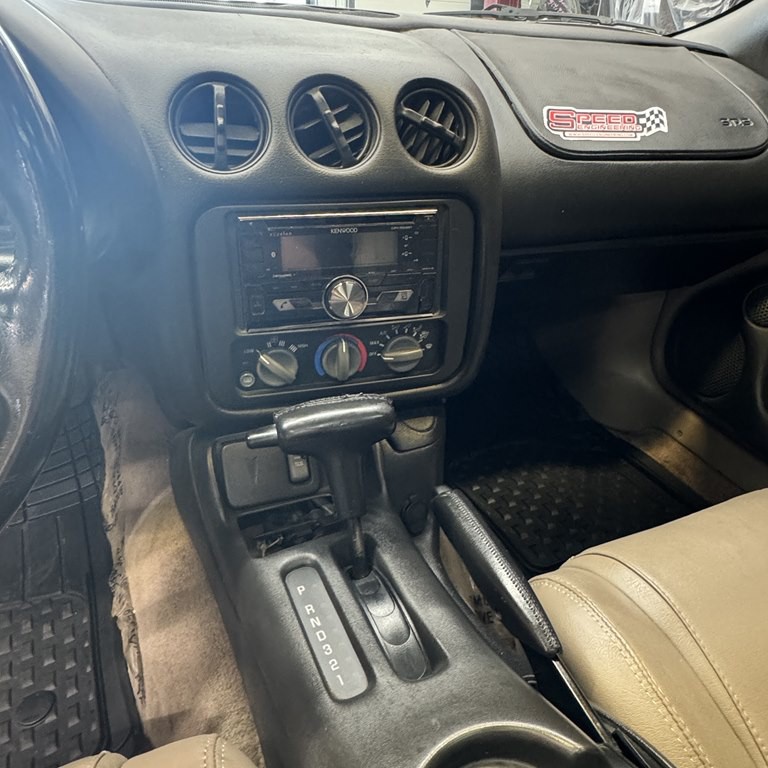 2001 Pontiac Firebird Image 11