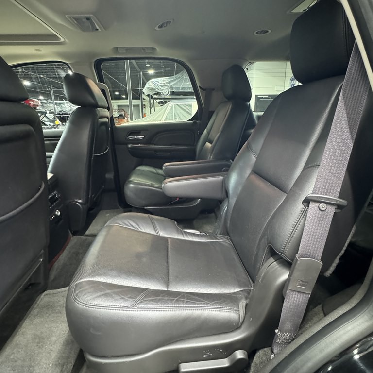 2011 Cadillac Escalade Image 7