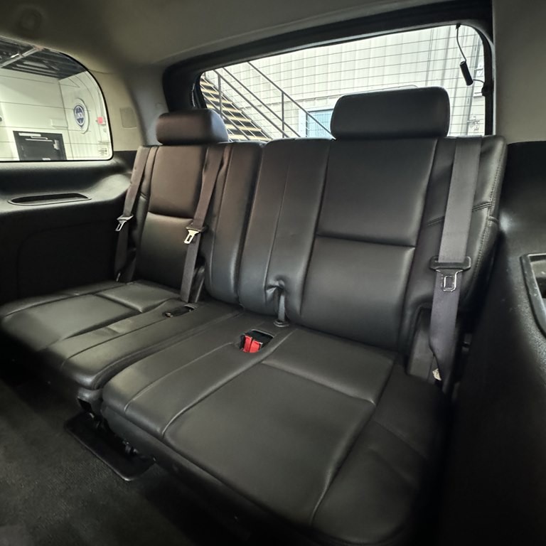 2011 Cadillac Escalade Image 8