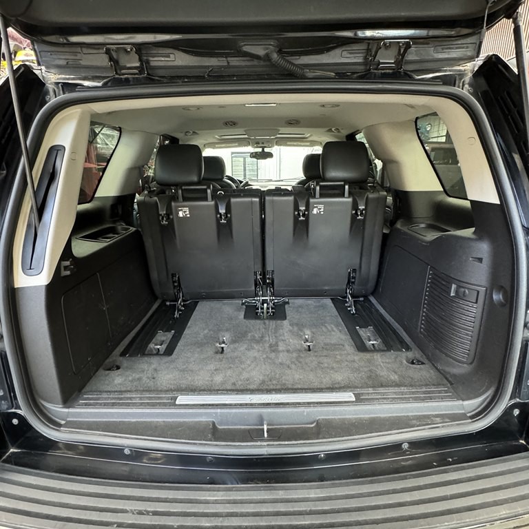 2011 Cadillac Escalade Image 16