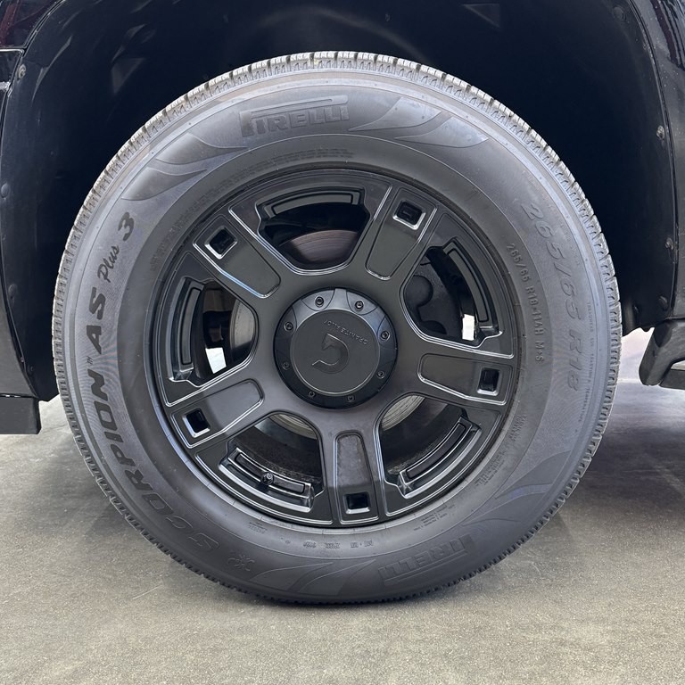 2011 Cadillac Escalade Image 17