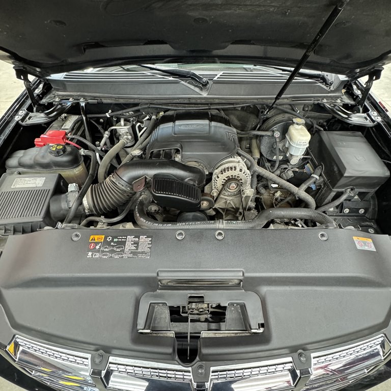 2011 Cadillac Escalade Image 18