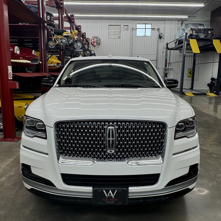 2022 Lincoln Navigator Image 3