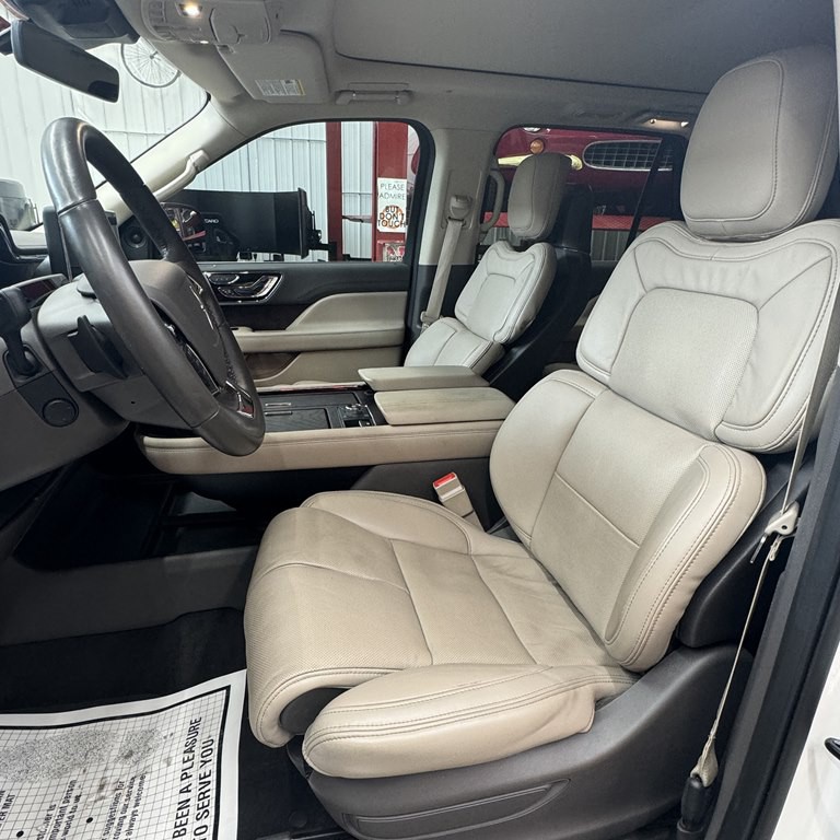 2022 Lincoln Navigator Image 5