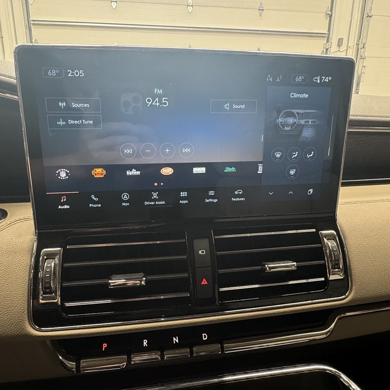 2022 Lincoln Navigator Image 14