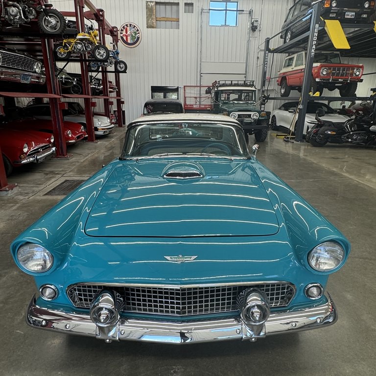 1956 Ford Thunderbird Image 3