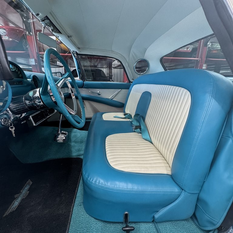 1956 Ford Thunderbird Image 5