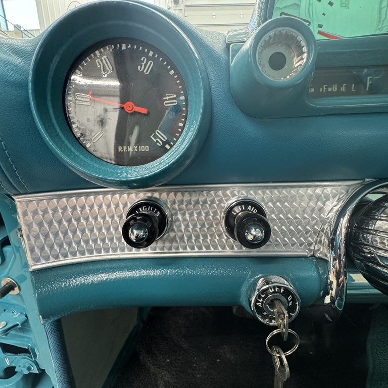 1956 Ford Thunderbird Image 11