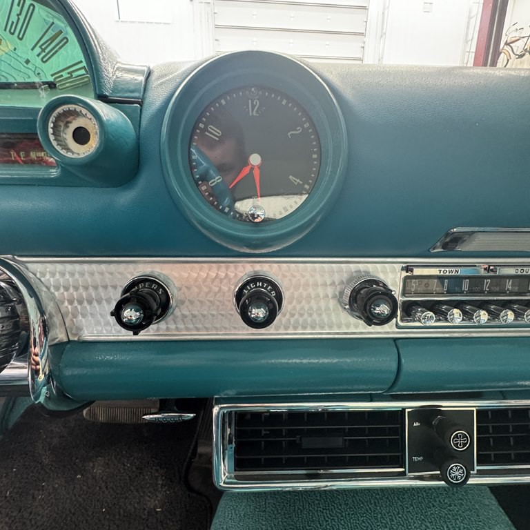 1956 Ford Thunderbird Image 13