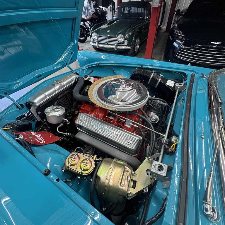 1956 Ford Thunderbird Image 18