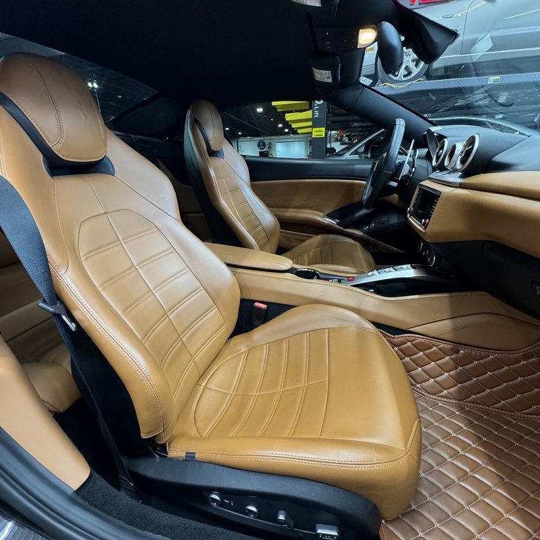 2015 Ferrari CALIFORNIA T Image 8
