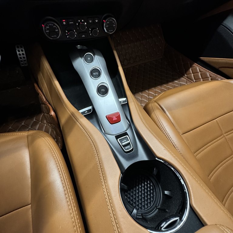 2015 Ferrari CALIFORNIA T Image 15