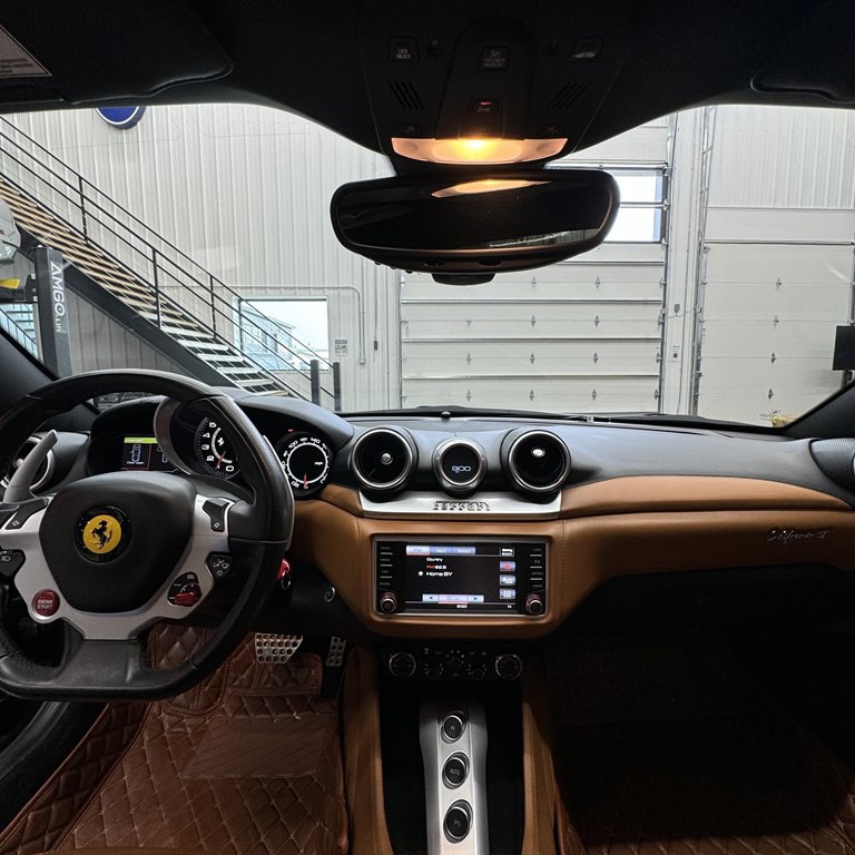 2015 Ferrari CALIFORNIA T Image 16