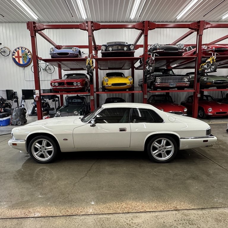 1995 Jaguar XJ Image 2