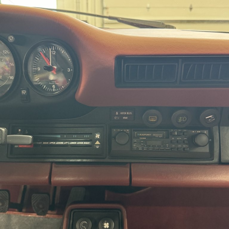 1982 Porsche 911 Image 11