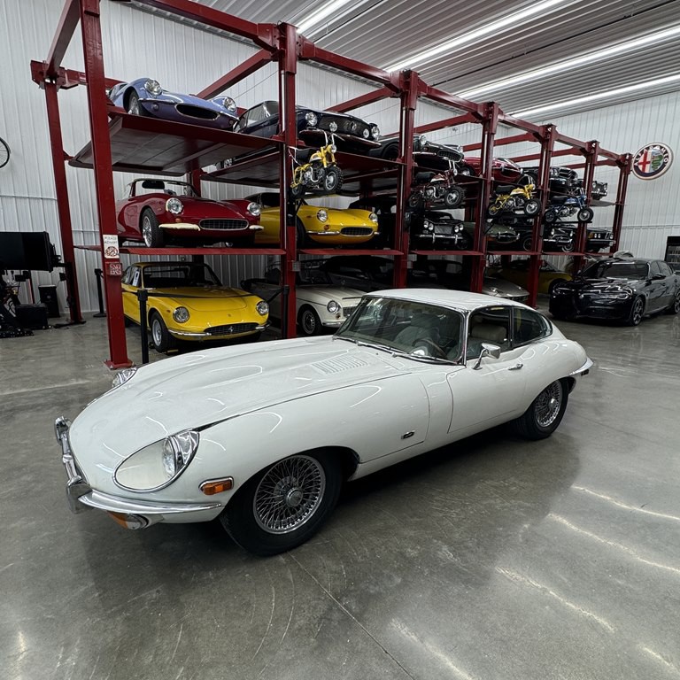 1971 Jaguar E Type Image 2