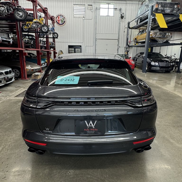 2022 Porsche Panamera Image 4