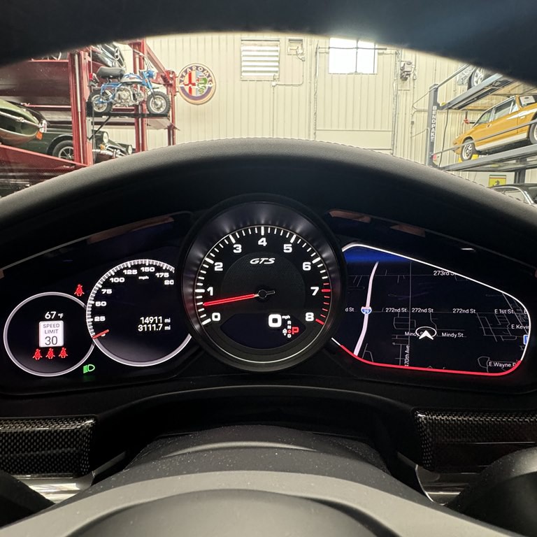 2022 Porsche Panamera Image 8