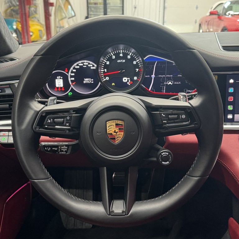 2022 Porsche Panamera Image 9