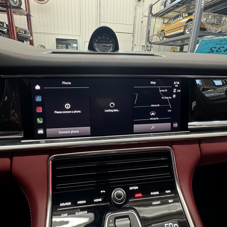 2022 Porsche Panamera Image 11