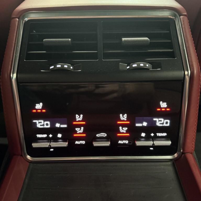 2022 Porsche Panamera Image 15