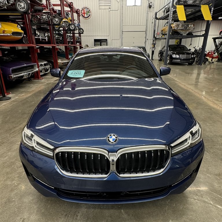 2021 BMW 5 Series Image 3