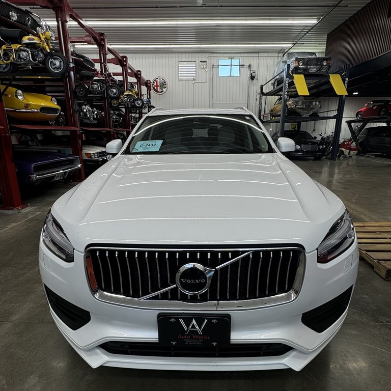 2022 Volvo XC90 Image 3