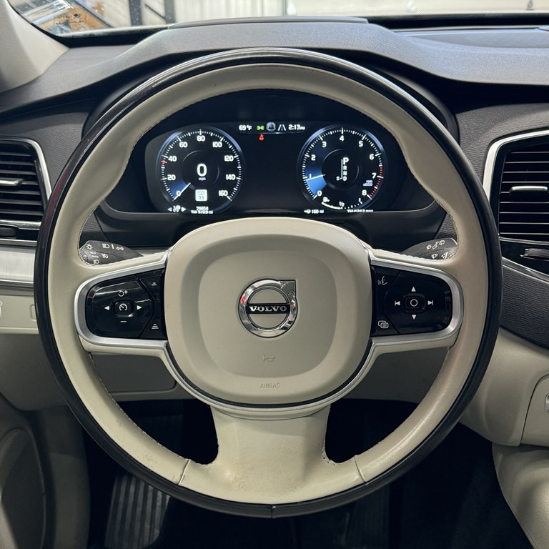 2022 Volvo XC90 Image 10