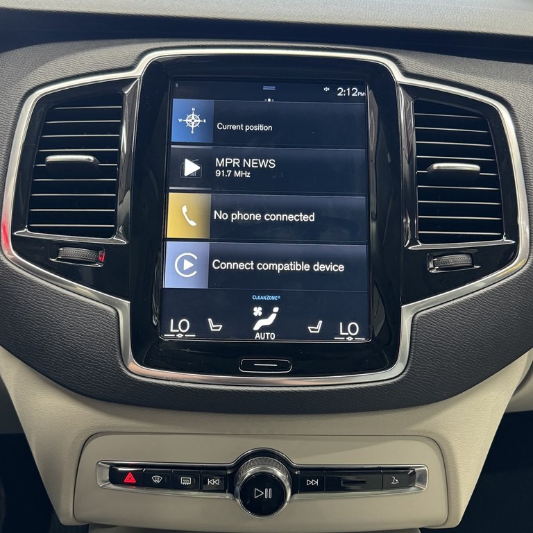 2022 Volvo XC90 Image 12