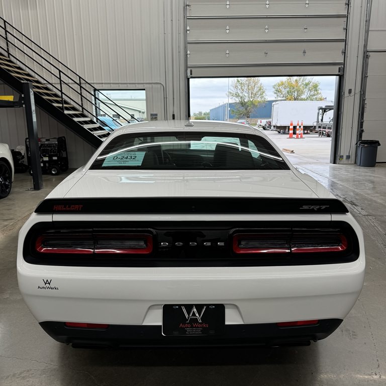 2016 Dodge Challenger Image 4