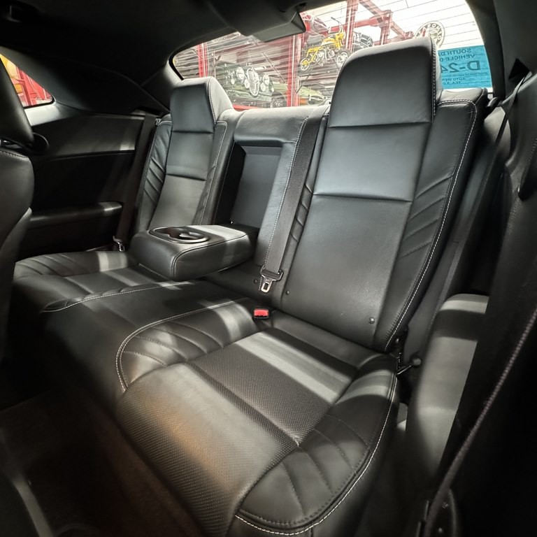 2016 Dodge Challenger Image 7