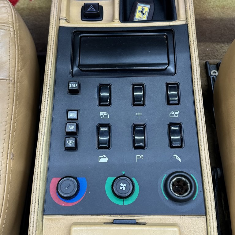 1988 Ferrari MONDIAL Image 13