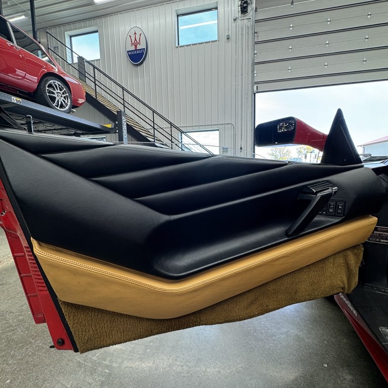 1989 Ferrari 348 Image 17