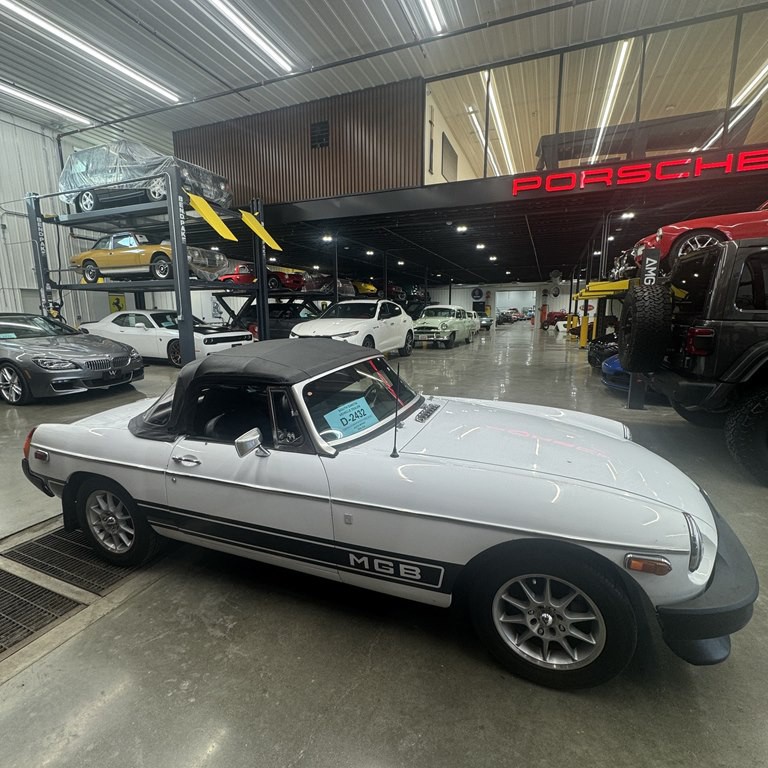1974 MG MGB Image 1