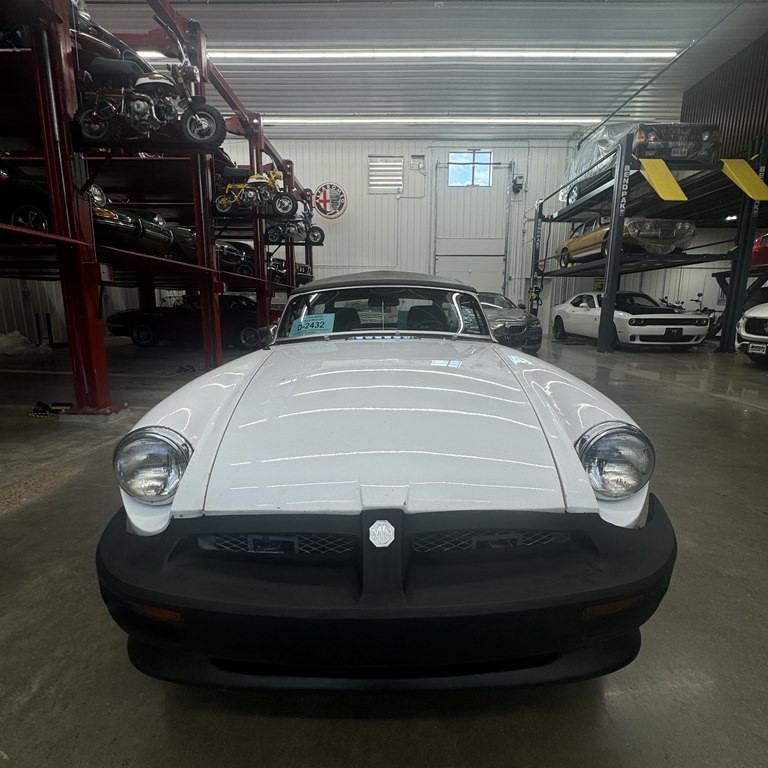 1974 MG MGB Image 3