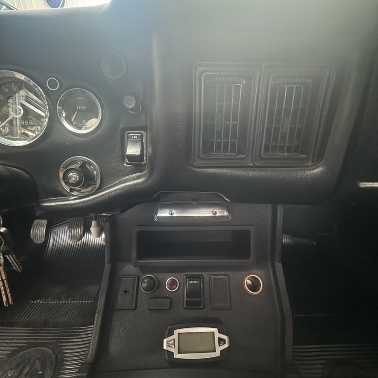 1974 MG MGB Image 12