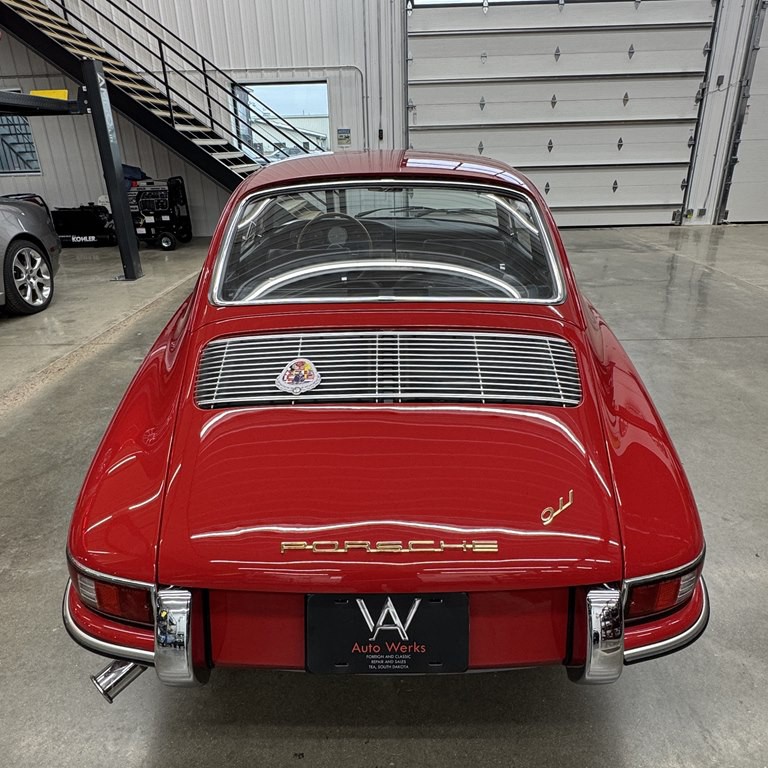 1965 Porsche 911 Image 4