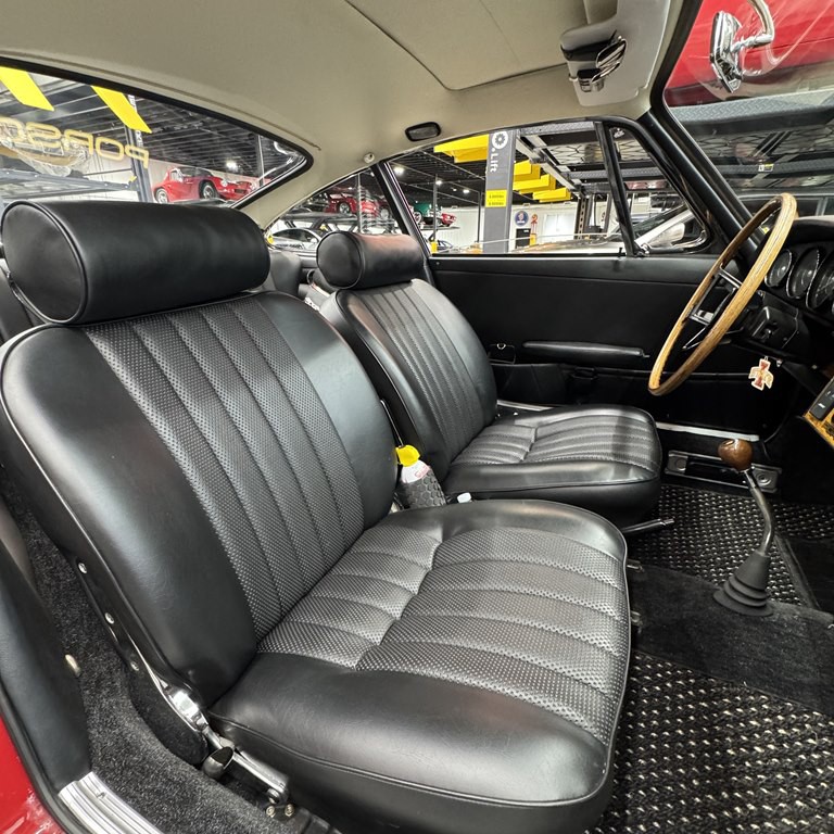 1965 Porsche 911 Image 6
