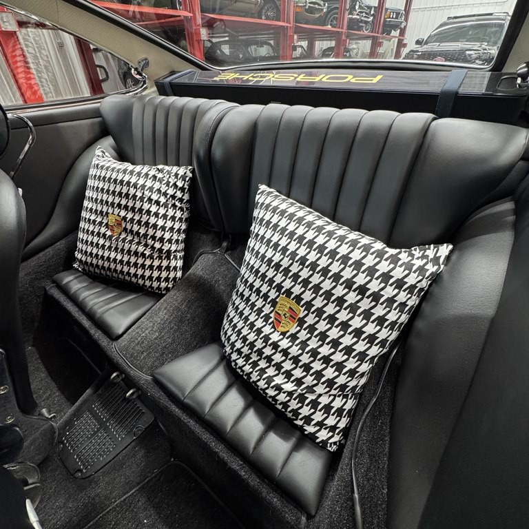 1965 Porsche 911 Image 7