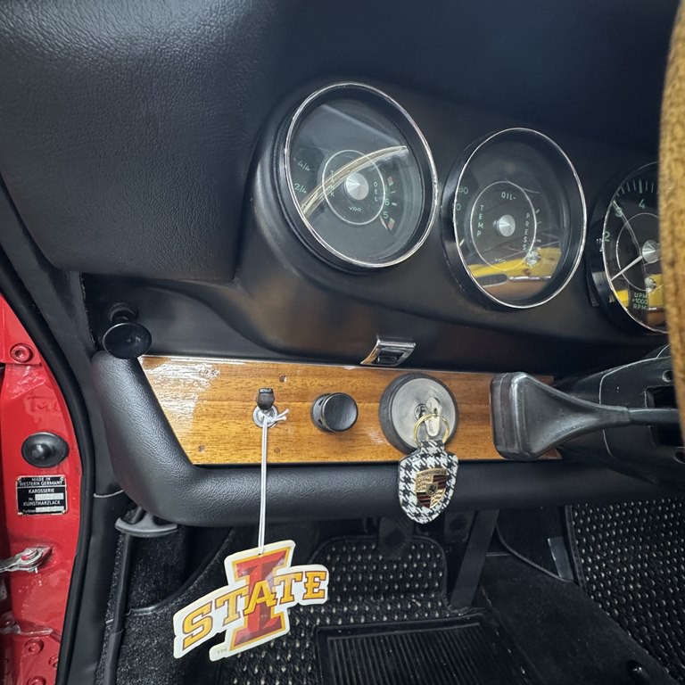 1965 Porsche 911 Image 11