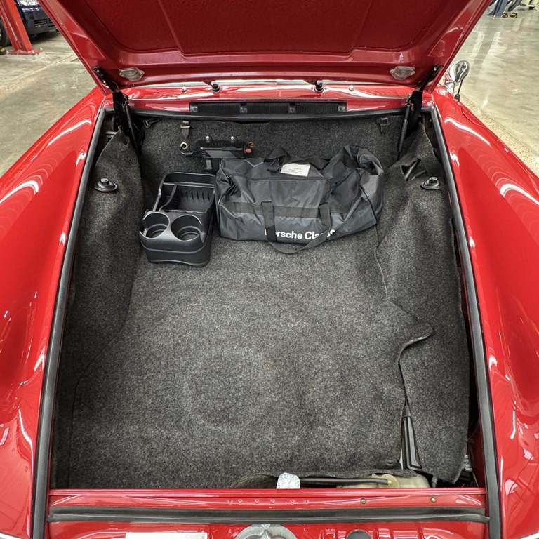 1965 Porsche 911 Image 21